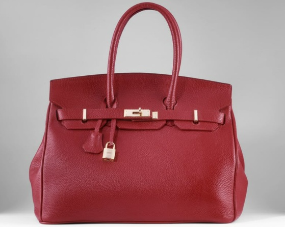 Timeless Fashion Accessories That Never Go Out of Style-leather bag